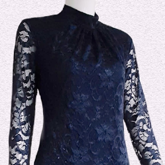 CITY GODDESS London. Lace Midi Pencil Dress in Dark Blue. Fabulous Formal Design - Picture 5 of 8